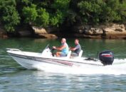 Три места, один мотор: как выбрать и использовать небольшую моторную лодку