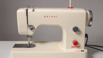 Почему многие швеи возвращаются к старым машинкам: взгляд на швейную машину Necchi 2223A
